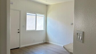 9521 Laurel St in Los Angeles, CA - Building Photo