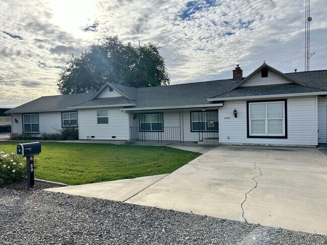 6589 Co Rd 57 in Willows, CA - Foto de edificio - Building Photo