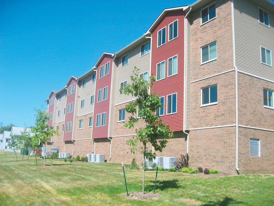 Villas on 4th in Coralville, IA - Building Photo