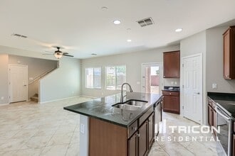 5707 W Milada Dr in Phoenix, AZ - Building Photo - Building Photo