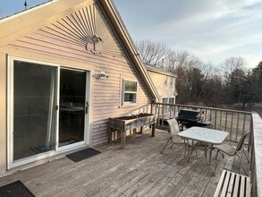 45 Low St, Unit B in Newbury, MA - Building Photo - Building Photo