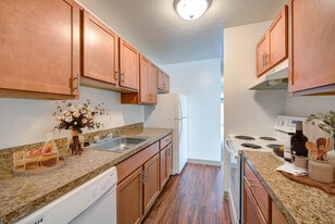 North Church Towers Apartments in Parma Heights, OH - Building Photo