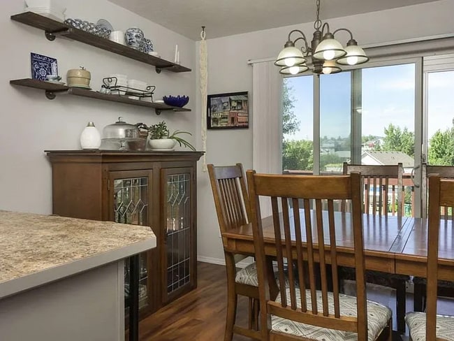 18609 E 11th Ave in Greenacres, WA - Foto de edificio - Building Photo