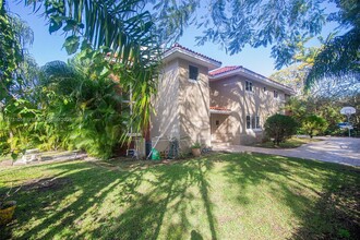 1543 Dorado Ave in Miami, FL - Foto de edificio - Building Photo