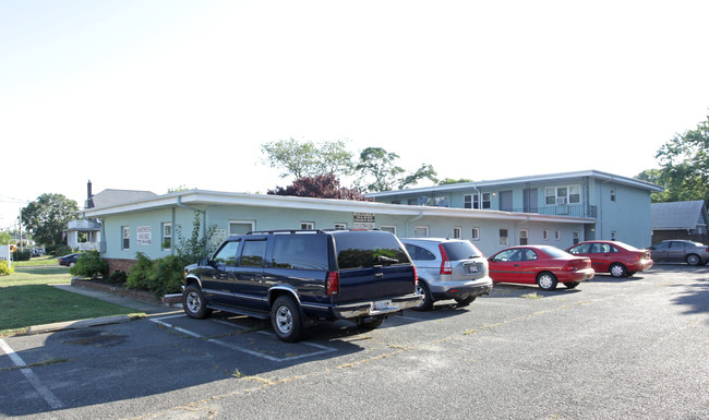 Sea West Manor in Long Branch, NJ - Foto de edificio - Building Photo