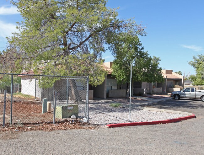 Mulwood Springs in Phoenix, AZ - Building Photo - Building Photo