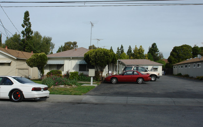 2225 Luz Ave in San Jose, CA - Building Photo - Building Photo