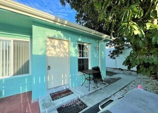 113 174th Ave E in Redington Shores, FL - Building Photo - Building Photo