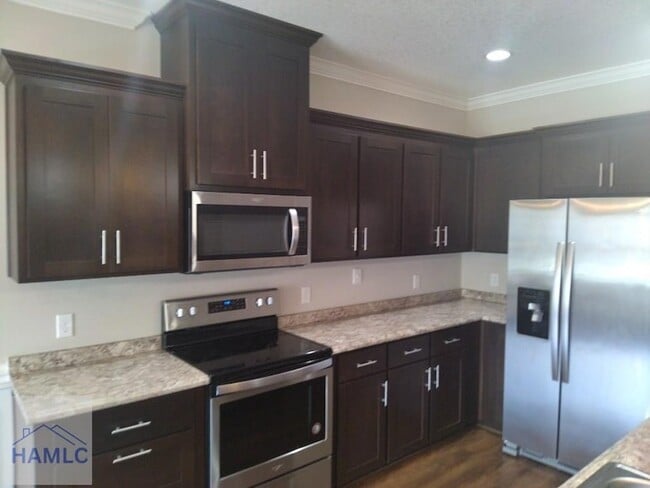 729 Burke Dr in Hinesville, GA - Foto de edificio - Building Photo