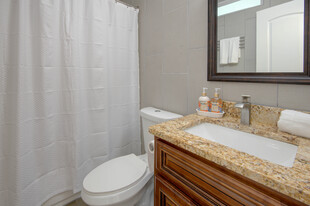 208 T St NE, Unit 3 in Washington, DC - Building Photo - Building Photo