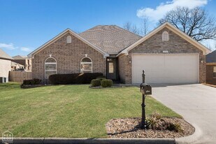 4801 Lochmoor Cir in Jonesboro, AR - Building Photo