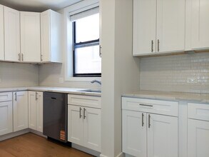3925 N Keeler Ave, Unit 1 in Chicago, IL - Building Photo - Building Photo