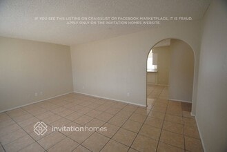 4228 N 81st Dr in Phoenix, AZ - Foto de edificio - Building Photo