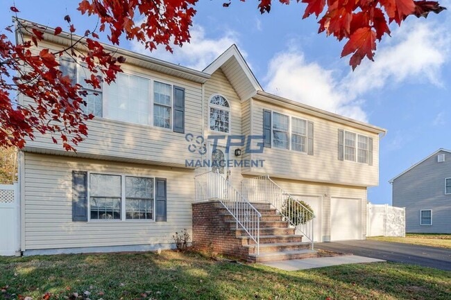 property at 33 Viking Ave