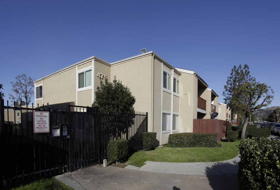 Midway North Condominiums in Escondido, CA - Building Photo