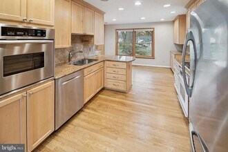 1710 Palm Springs Dr in Vienna, VA - Building Photo - Building Photo