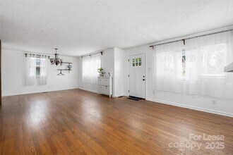 387 Woodlawn Ave in Cramerton, NC - Building Photo - Building Photo