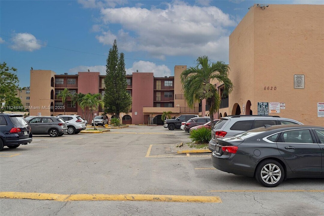 6620 W 2nd Ct in Hialeah, FL - Building Photo