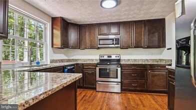 11573 Hicks Ct in Manassas, VA - Building Photo - Building Photo