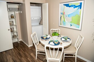 Parcwood in Corona, CA - Building Photo - Building Photo