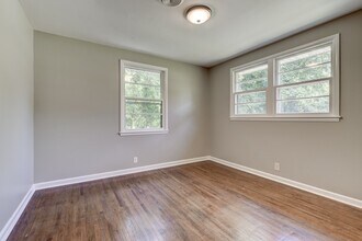 1221 Harwood Dr in Nashville, TN - Building Photo - Building Photo