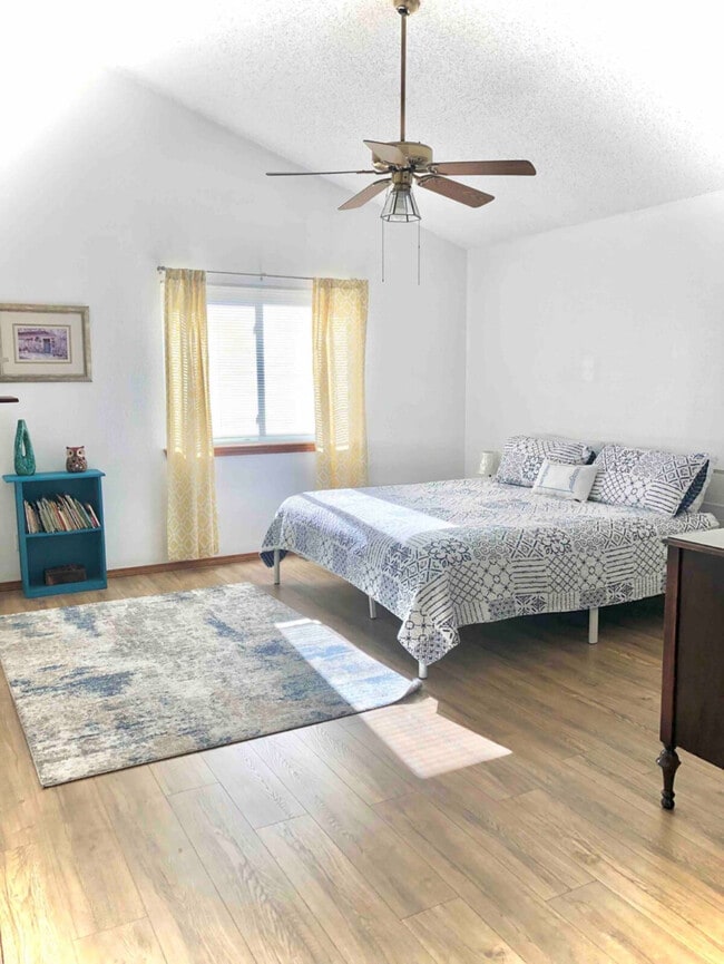 8659 Chancellor Dr, Unit King Bedroom