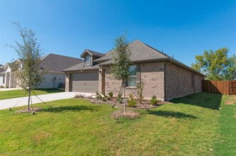 1017 Verde Vly Ln in Crowley, TX - Building Photo - Building Photo