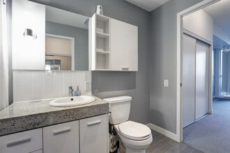 29 Singer Ct in Toronto, ON - Building Photo - Building Photo