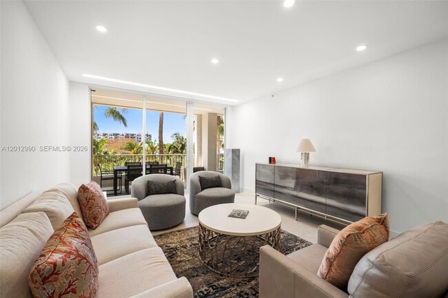 701 Crandon Blvd in Key Biscayne, FL - Building Photo - Building Photo