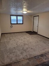 910 Harrington Ave in Bellevue, NE - Foto de edificio - Building Photo