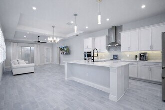 6670 Bridgman St in Orlando, FL - Foto de edificio - Building Photo