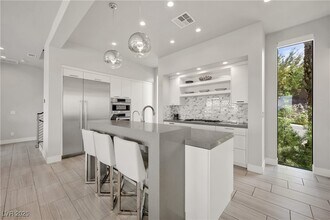 1229 Starview Peak Ct in Henderson, NV - Foto de edificio - Building Photo