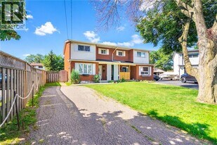 9 Dianne Ct in Hamilton, ON - Building Photo