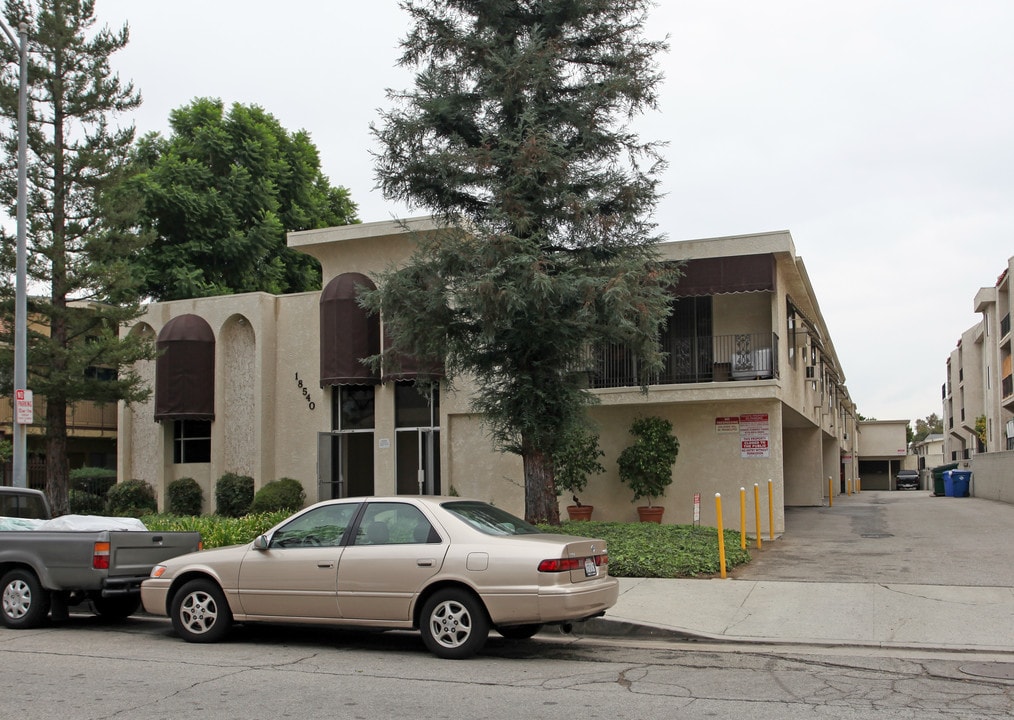 Vincennes Villa Apartments in Northridge, CA - Building Photo