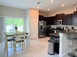 10454 Shady Preserve Dr in Riverview, FL - Building Photo - Building Photo
