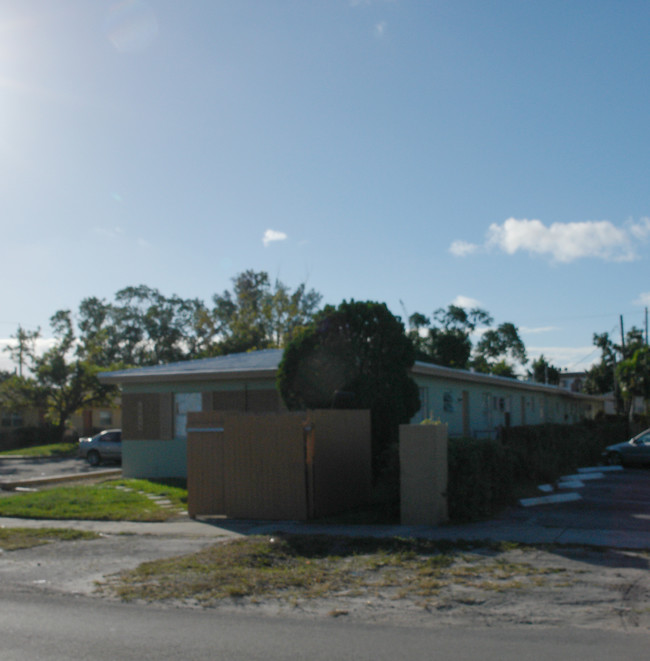 2216 Fillmore St in Hollywood, FL - Building Photo - Building Photo