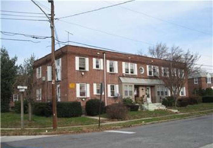 1106 Haverford Rd in Crum Lynne, PA - Foto de edificio