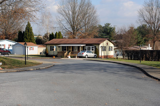 129 Meadow Valley Rd in Ephrata, PA - Building Photo - Building Photo