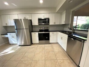 2767 Ringwood Meadow in Sarasota, FL - Building Photo - Building Photo