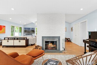 2723 Deerfield Rd in Sag Harbor, NY - Building Photo - Building Photo
