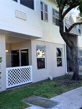 17500 NW 67th Ct in Hialeah, FL - Building Photo - Building Photo