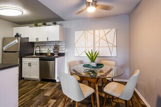 Latitude 28 Apartments in Altamonte Springs, FL - Foto de edificio - Interior Photo