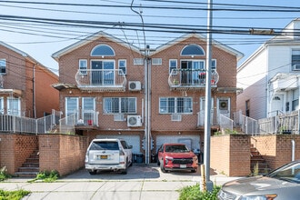 6724-6726 52nd Ave in Flushing, NY - Building Photo - Building Photo