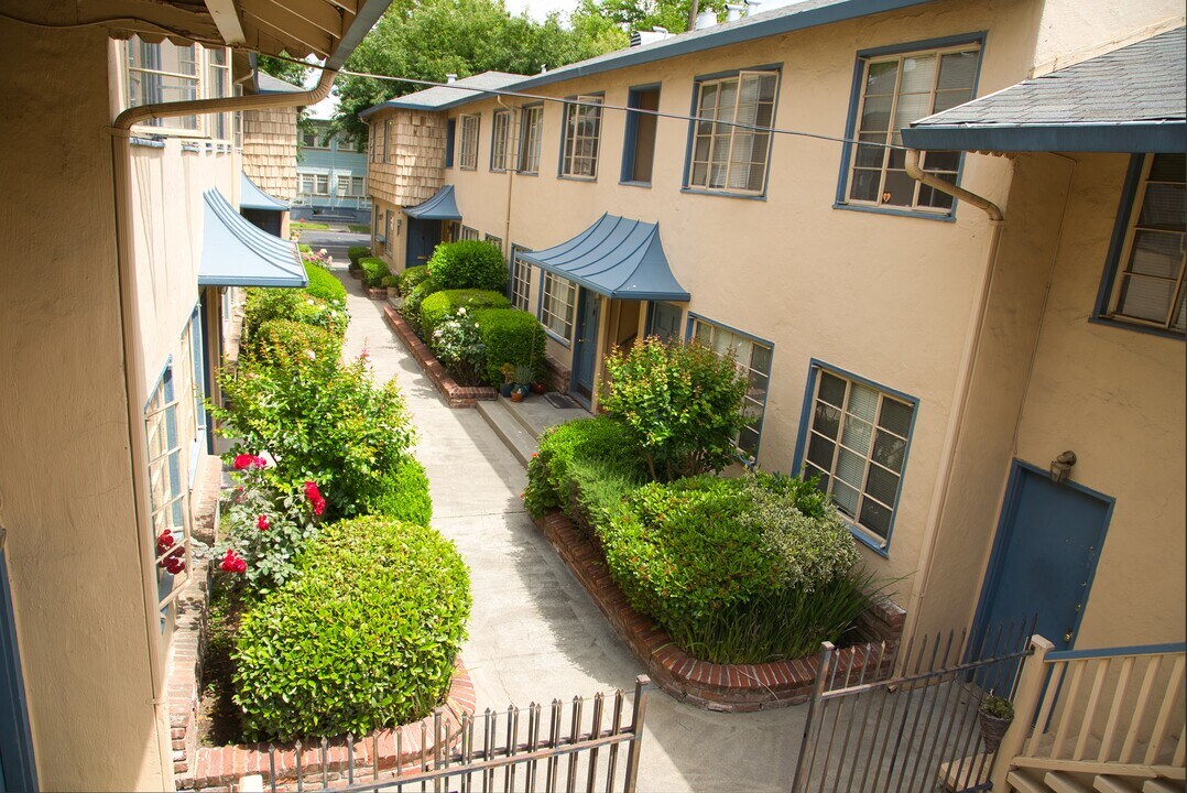 2426 P St in Sacramento, CA - Building Photo