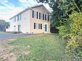 721 W Martin St in Martinsburg, WV - Building Photo