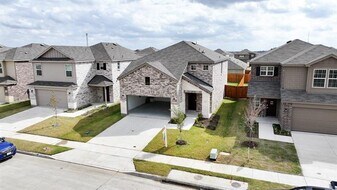 1008 Clear Dusk Ln in Forney, TX - Building Photo