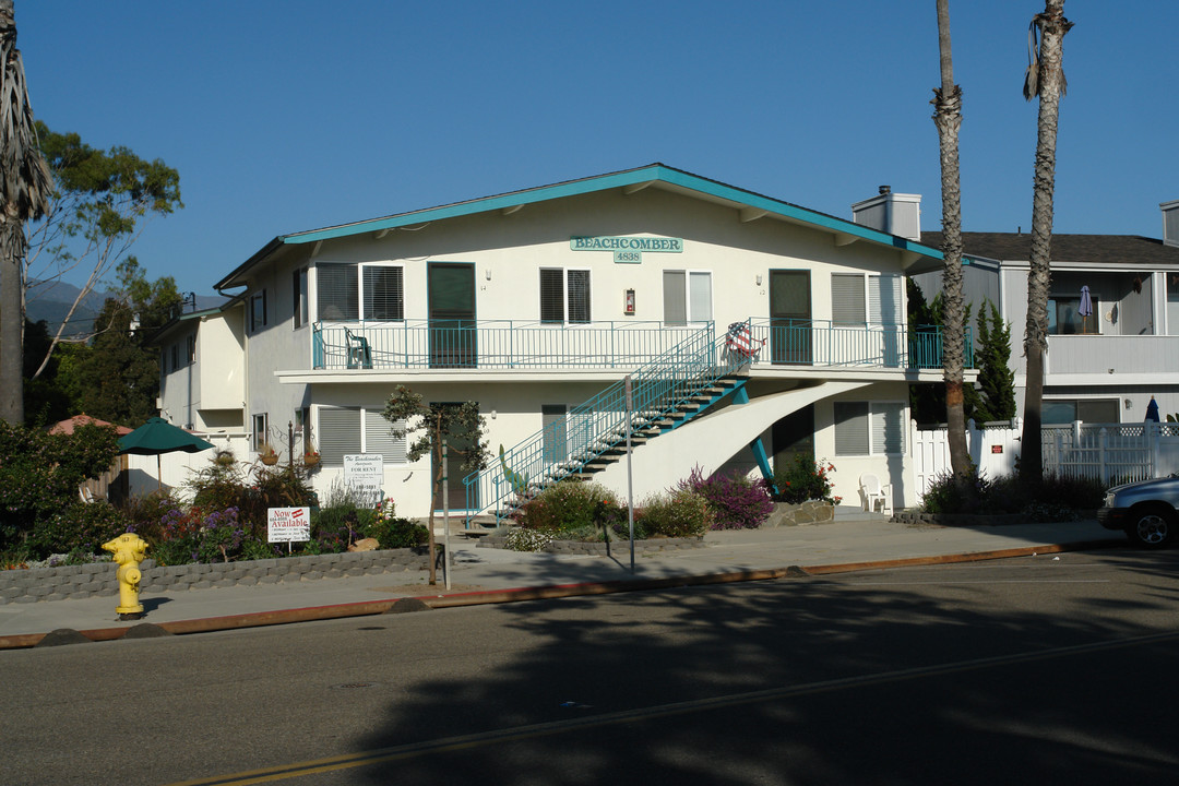 The Beachcomber Apartments in Carpinteria, CA - Foto de edificio