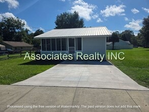 145 SW 257th St in Newberry, FL - Foto de edificio - Building Photo