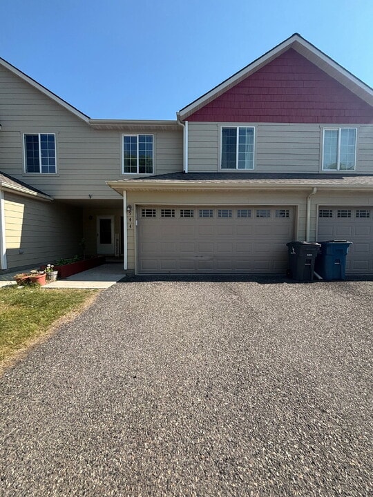 944 N River Rock Dr in Belgrade, MT - Building Photo