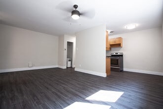 112 River Apartment in Winnipeg, MB - Building Photo - Building Photo